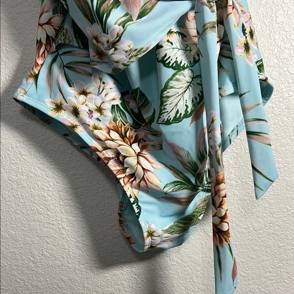 Kona Sol Wrap Front Floral Swimsuit L - Picture 4 of 7